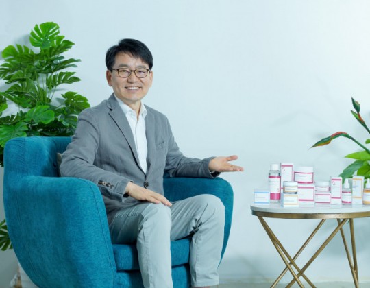 Tiến sĩ Lee Ghang Tai - "Cha đẻ" dược mỹ phẩm thảo dược C'New Lab