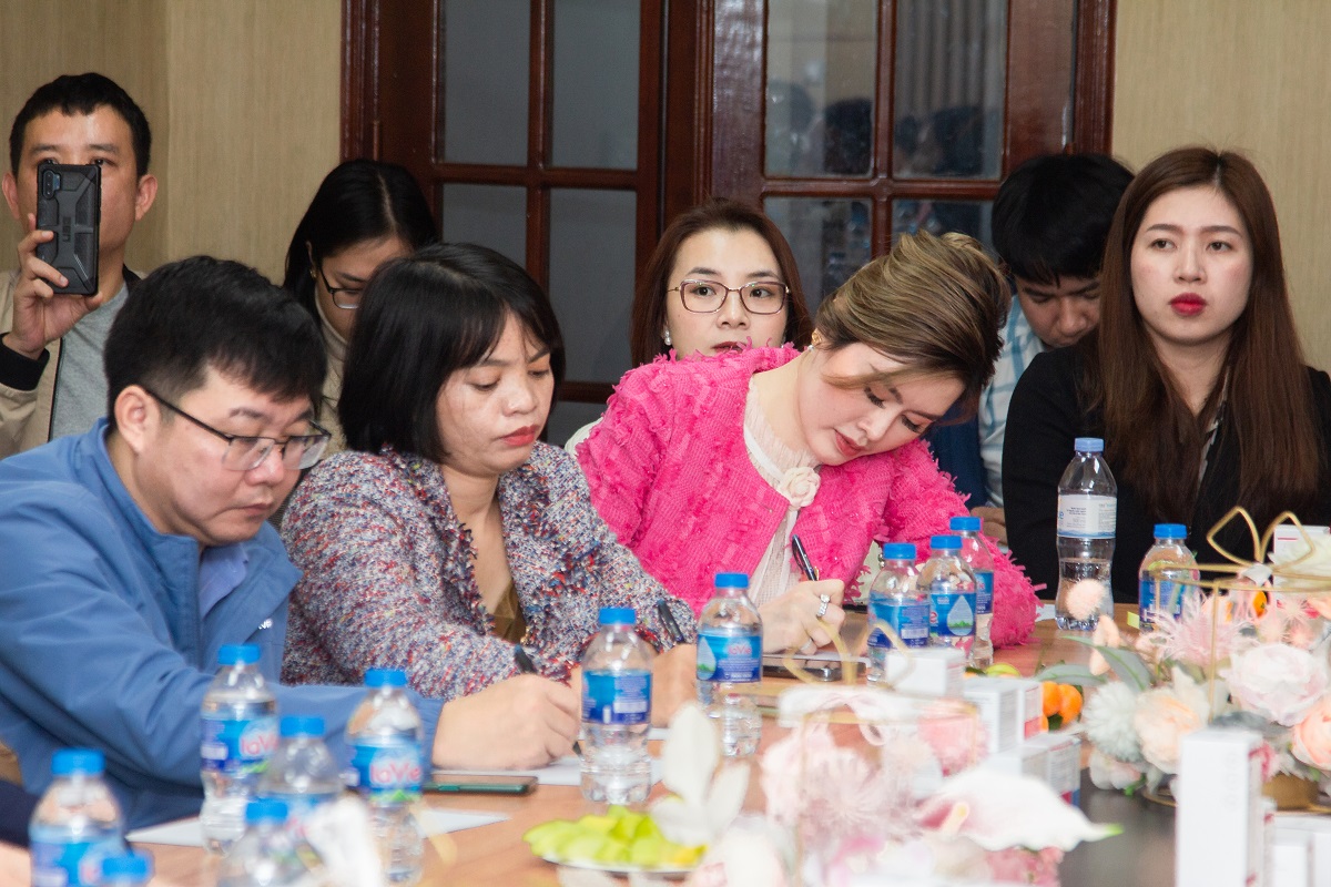 C’New Lab ký kết hợp đồng hợp tác và training cho đơn vị phân phối tại thị trường Việt Nam